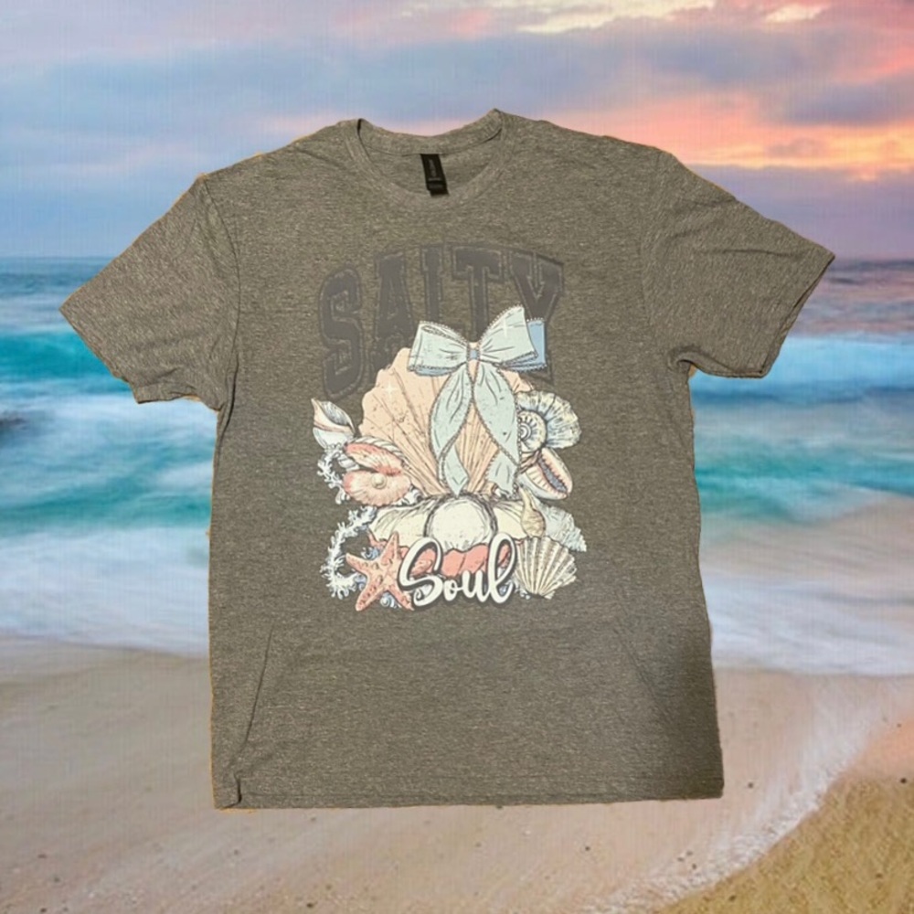 Gray 'Salty Soul' Graphic Tee with Seashell Design